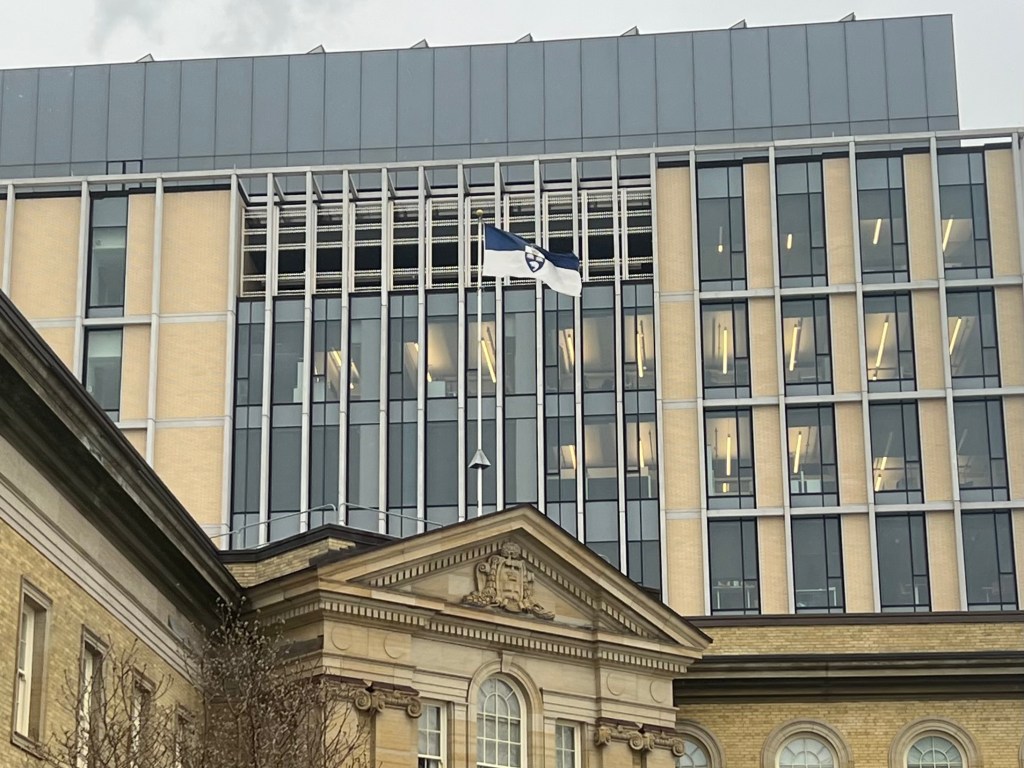 在太阳尚未升起时